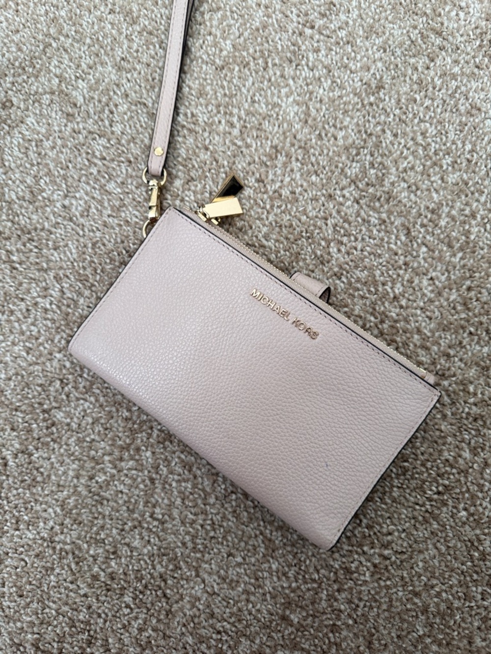 Michael Kors Pebbled Leather wristlet Wallet - Blush Pink